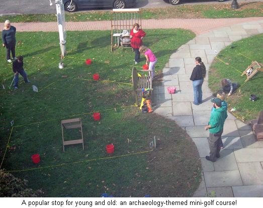 A popular spot for young and old: an archaeology-themed mini-golf course!