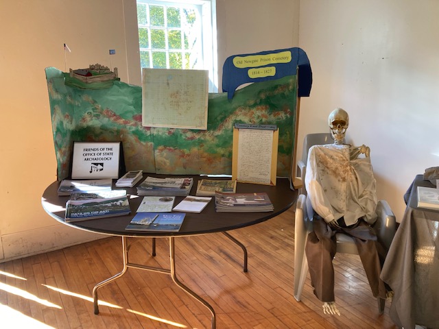 October 8, 2022. Prison display created by Bonnie and Ken Beatrice, 
                                          with free publications on the FOSA table; and a resident, known
                                          locally as 'Doctor McCoy' attending.